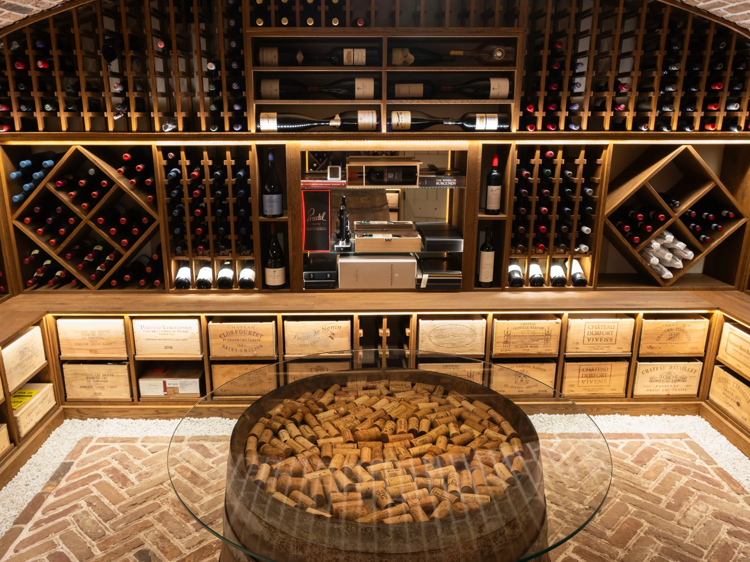 Wine storage shop